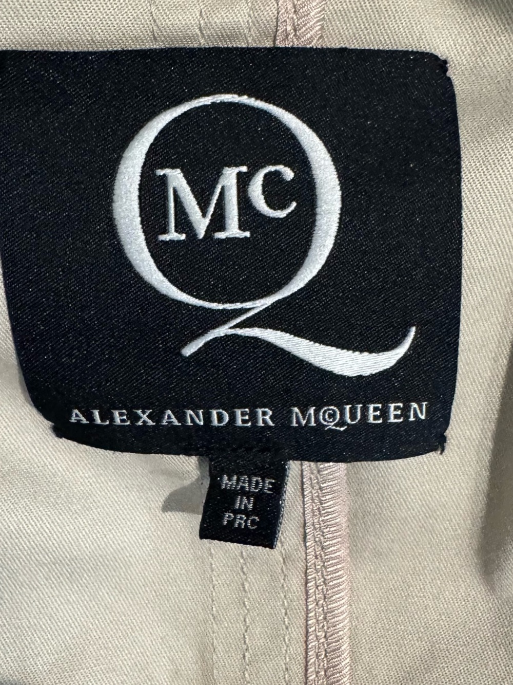 Alexander McQueen Beige Short Trench Coat with Belted Waist - Picture 3 of 4